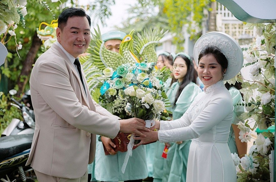 A Love Story with A Huge Age Gap Between a Vietnamese Girl and Her Thai Husband A Southeast Asian Romance between a Viet and a Thai
