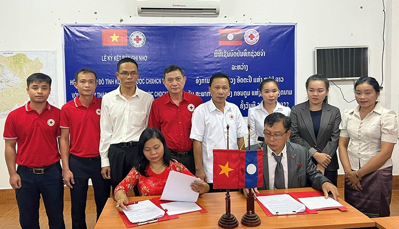 Kon Tum và Attapư (Lào) tăng cường trao đổi kinh nghiệm trong công tác hoạt động nhân đạo, từ thiện Kon Tum và Attapư (Lào) tăng cường trao đổi kinh nghiệm trong công tác hoạt động nhân đạo, từ thiện