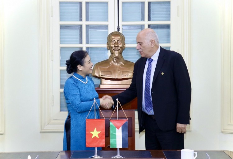 Chủ tịch VUFO tiếp xã giao Thường trực Ban Bí thư Đảng Phong trào Giải phóng Dân tộc Palestine Chủ tịch VUFO tiếp xã giao Thường trực Ban Bí thư Đảng Phong trào Giải phóng Dân tộc Palestine