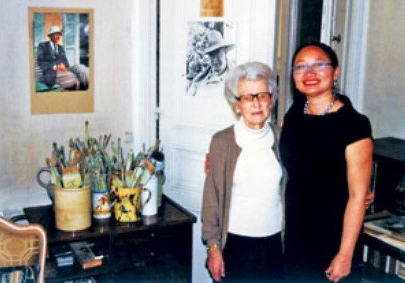 Bà Paulette Vaux và con gái Bà Paulette Vaux và con gái