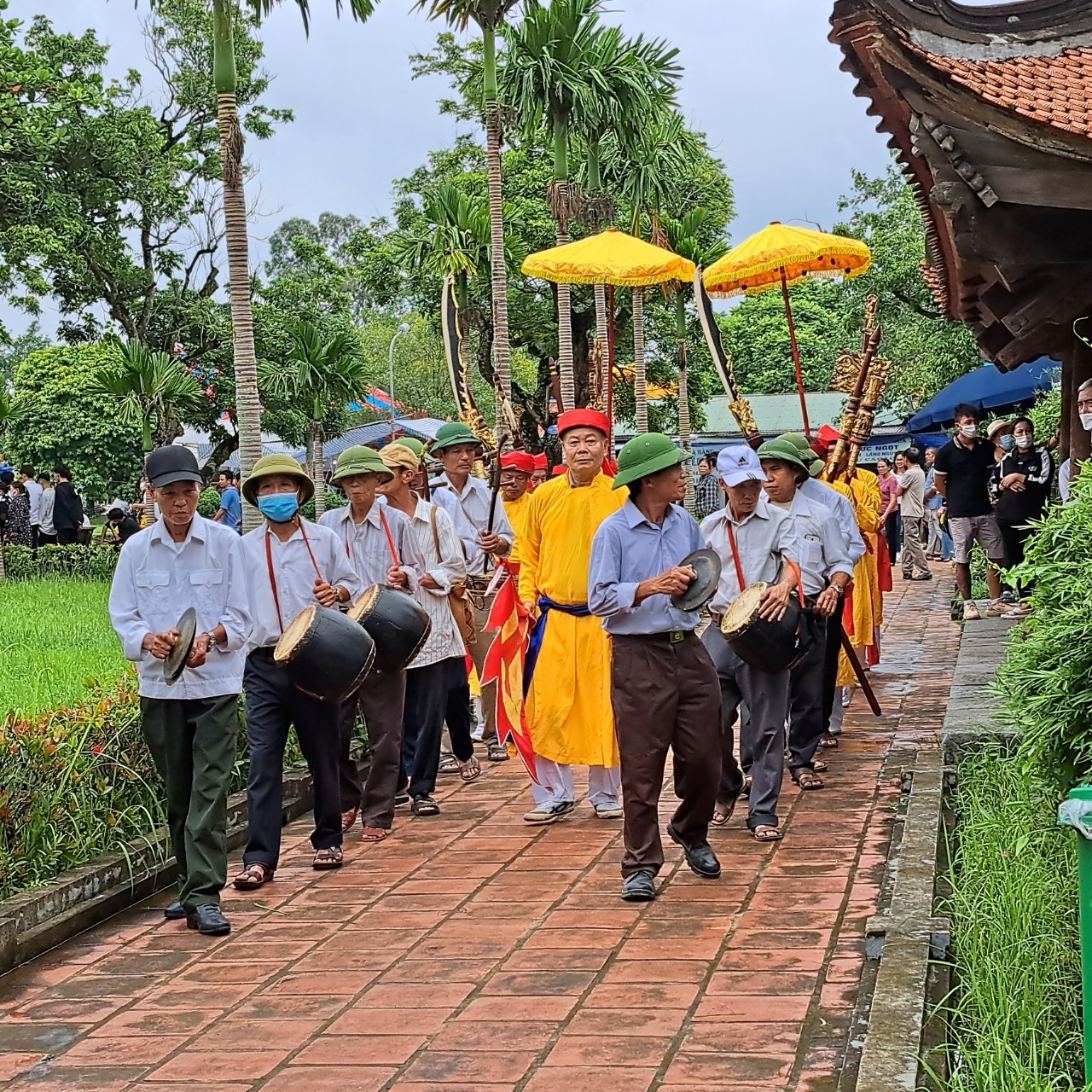 500 người tham gia lễ rước kiệu đức Thánh Không Lộ Thiền Sư tại lễ hội chùa Keo 500 người tham gia lễ rước kiệu đức Thánh Không Lộ Thiền Sư tại lễ hội chùa Keo