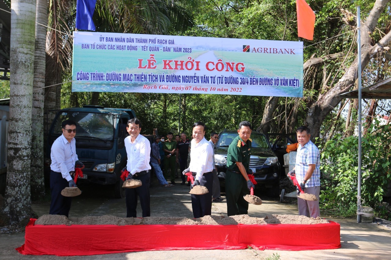 Công đoàn Agribank hỗ trợ 6 tỷ đồng làm đường giao thông tại TP Rạch Giá, Kiên Giang Công đoàn Agribank hỗ trợ 6 tỷ đồng làm đường giao thông tại TP Rạch Giá, Kiên Giang