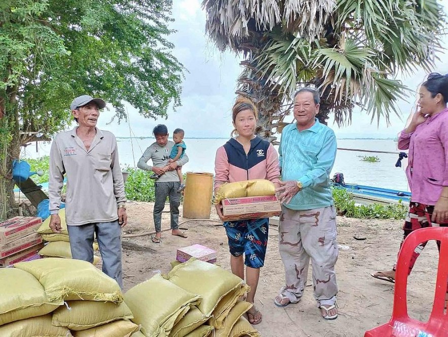The Khmer-Vietnamese Association in Cambodia helps Vietnamese people in Cambodia. Photo: Khmer-Vietnamese Association in Cambodia The Khmer-Vietnamese Association in Cambodia helps Vietnamese people in Cambodia. Photo: Khmer-Vietnamese Association in Cambodia