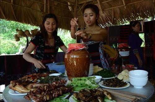 Đà Nẵng xây dựng chính sách bảo tồn và phát huy văn hoá đồng bào dân tộc Cơ Tu Đà Nẵng xây dựng chính sách bảo tồn và phát huy văn hoá đồng bào dân tộc Cơ Tu