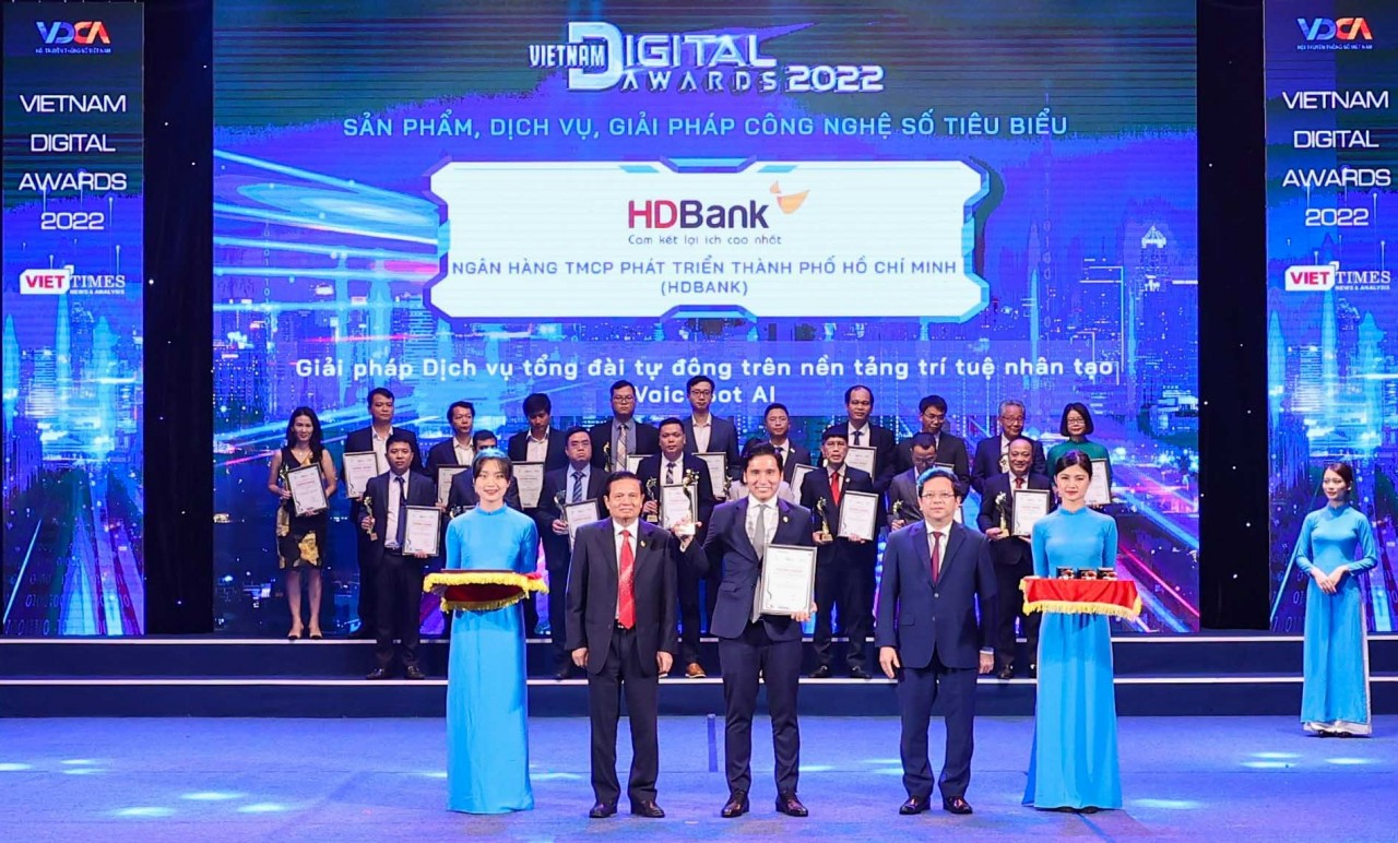 Đẩy mạnh chuyển đổi số, HDBank đạt giải thưởng Chuyển đổi số Việt Nam 2022 Đẩy mạnh chuyển đổi số, HDBank đạt giải thưởng Chuyển đổi số Việt Nam 2022