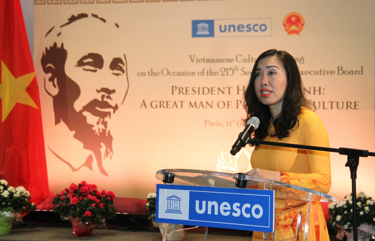 Lễ kỷ niệm 35 năm tổ chức UNESCO thông qua Nghị quyết tôn vinh Chủ tịch Hồ Chí Minh tại Pháp Lễ kỷ niệm 35 năm tổ chức UNESCO thông qua Nghị quyết tôn vinh Chủ tịch Hồ Chí Minh tại Pháp