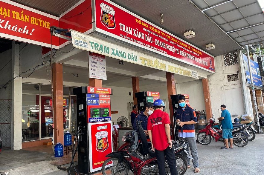 Vietnam Business & Weather Briefing (Oct 12): Consumption Taxes on Gasoline to Stay in Place Vietnam Business & Weather Briefing (Oct 12): Consumption Taxes on Gasoline to Stay in Place