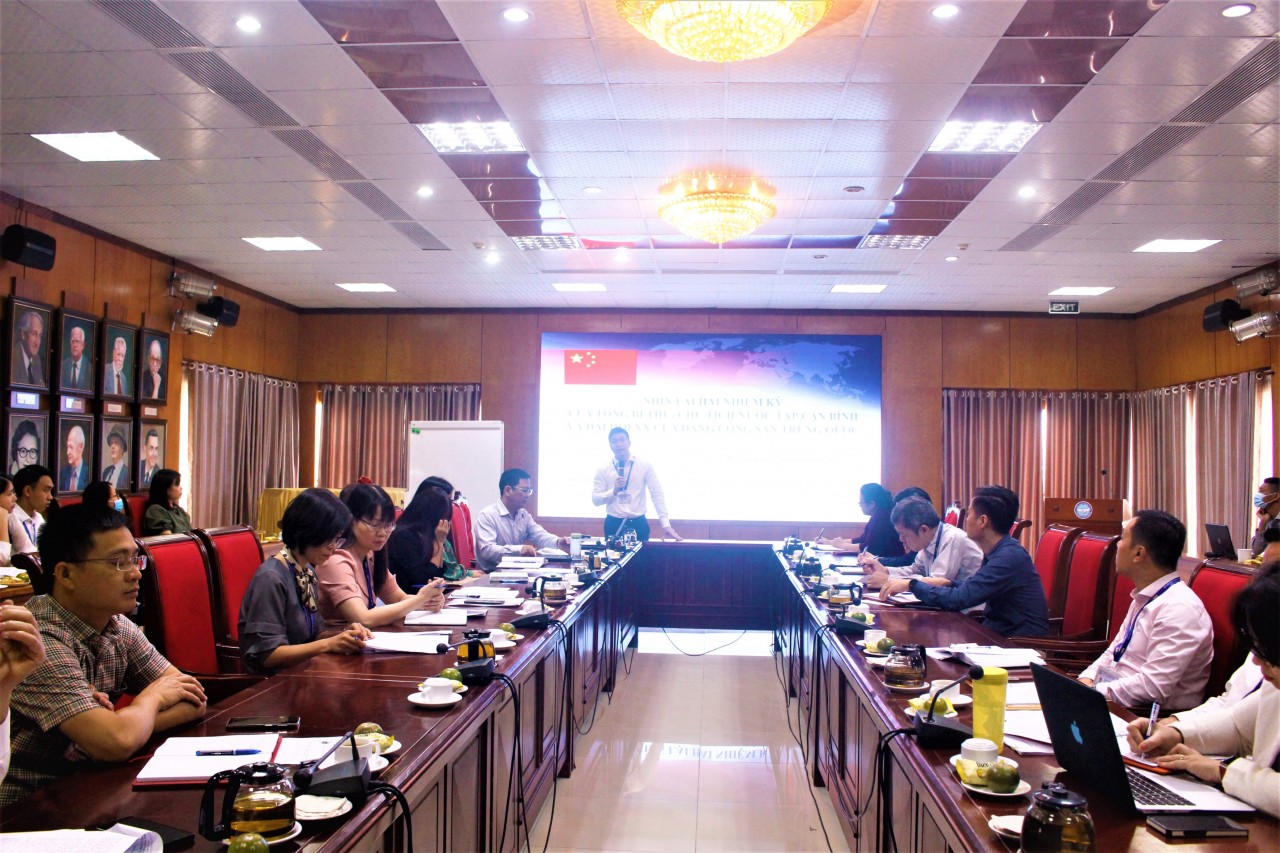 Ông Phan Anh Sơn là diễn giả chính tại tọa đàm (Ảnh: Thành Luân). Ông Phan Anh Sơn là diễn giả chính tại tọa đàm (Ảnh: Thành Luân).
