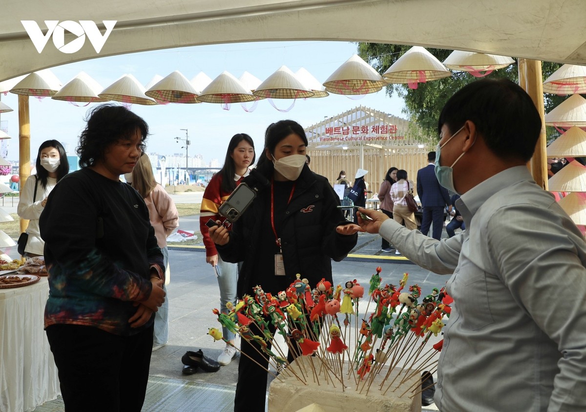Lễ hội Du lịch - Văn hoá Việt Nam 2022 tại Hàn Quốc: Thắm tình hữu nghị giữa hai nước Lễ hội Du lịch - Văn hoá Việt Nam 2022 tại Hàn Quốc: Thắm tình hữu nghị giữa hai nước