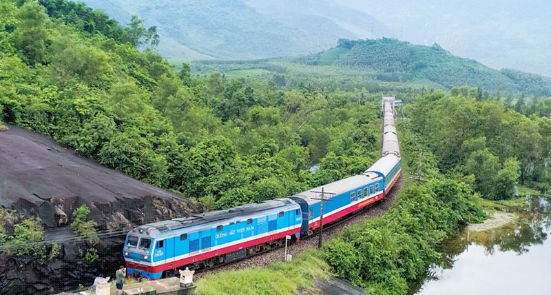 Ngành Đường sắt chạy 22 đôi tàu dịp Tết Nguyên đán Quý Mão 2023 | Giao thông | Vietnam+ (VietnamPlus) Ngành Đường sắt chạy 22 đôi tàu dịp Tết Nguyên đán Quý Mão 2023 | Giao thông | Vietnam+ (VietnamPlus)