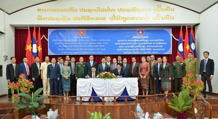 Điện Biên tô thắm hữu nghị Việt - Lào Điện Biên tô thắm hữu nghị Việt - Lào