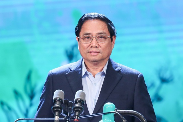 Thủ tướng Chính phủ đề nghị và kêu gọi các bộ, ngành, cơ quan, địa phương tiếp tục triển khai đồng bộ, hiệu quả các chủ trương, chính sách về giảm nghèo (Ảnh VGP/Nhật Bắc). Thủ tướng Chính phủ đề nghị và kêu gọi các bộ, ngành, cơ quan, địa phương tiếp tục triển khai đồng bộ, hiệu quả các chủ trương, chính sách về giảm nghèo (Ảnh VGP/Nhật Bắc).