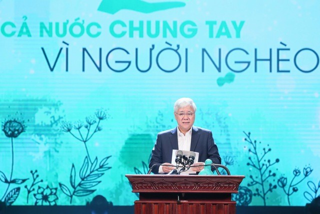 Chủ tịch Ủy ban Trung ương Mặt trận Tổ quốc Việt Nam Đỗ Văn Chiến nhấn mạnh cam kết quản lý, sử dụng đúng mục đích, đạt hiệu quả, công khai, minh bạch các nguồn lực giúp đỡ của toàn xã hội để Nhân dân và các tổ chức, cá nhân giám sát (Ảnh VGP/Nhật Bắc). Chủ tịch Ủy ban Trung ương Mặt trận Tổ quốc Việt Nam Đỗ Văn Chiến nhấn mạnh cam kết quản lý, sử dụng đúng mục đích, đạt hiệu quả, công khai, minh bạch các nguồn lực giúp đỡ của toàn xã hội để Nhân dân và các tổ chức, cá nhân giám sát (Ảnh VGP/Nhật Bắc).
