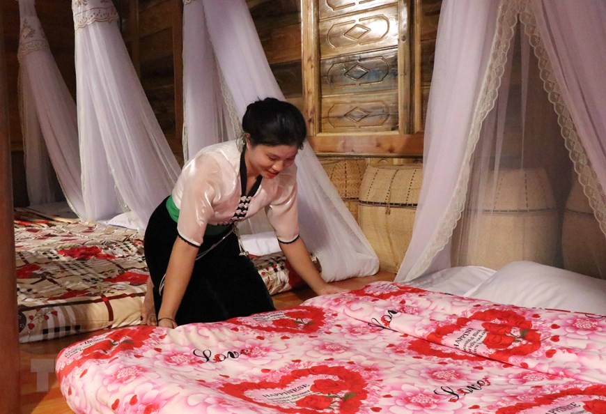 Cơ sở lưu trú trong bản Nà Sự mang đậm nét văn hóa sinh hoạt của người Thái trắng (Ảnh: Xuân Tiến/TTXVN). Cơ sở lưu trú trong bản Nà Sự mang đậm nét văn hóa sinh hoạt của người Thái trắng (Ảnh: Xuân Tiến/TTXVN).