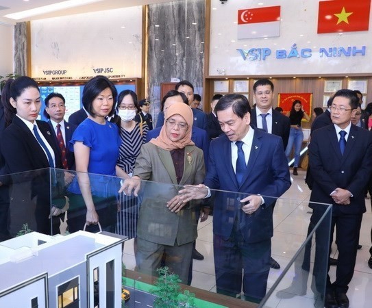 Singaporean President visits VSIP Bac Ninh. Photo: VNA Singaporean President visits VSIP Bac Ninh. Photo: VNA