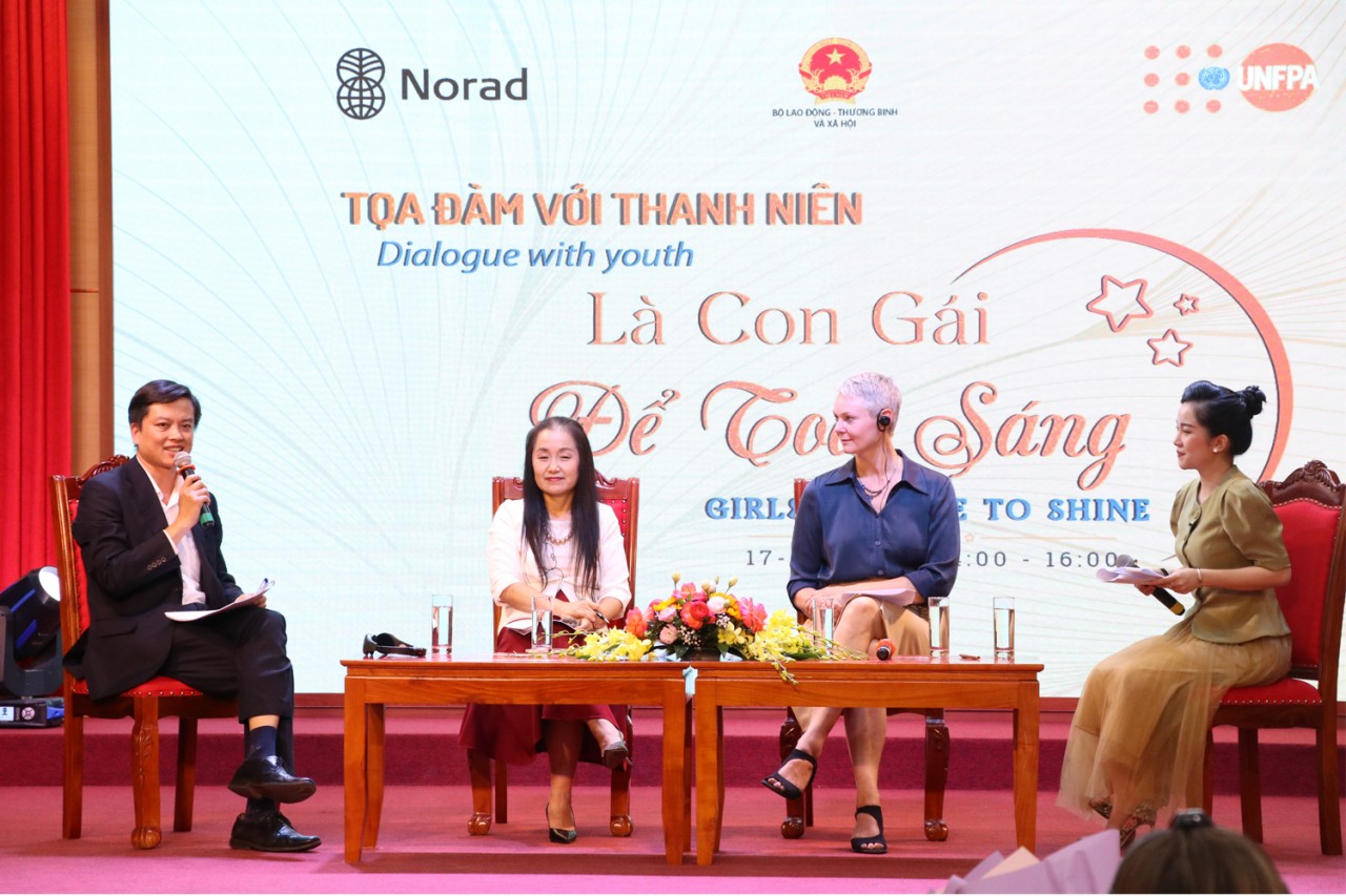 Là con gái để tỏa sáng Là con gái để tỏa sáng
