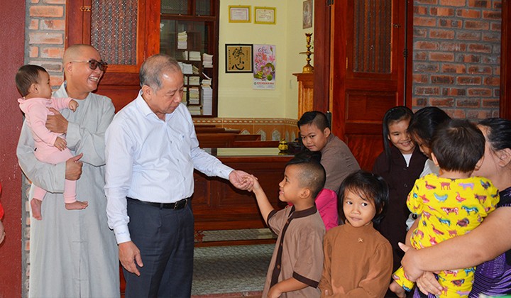 Xây dựng 100 ngôi nhà qua chương trình “An toàn cho ngư dân nghèo, khó khăn” tại Thừa Thiên Huế Xây dựng 100 ngôi nhà qua chương trình “An toàn cho ngư dân nghèo, khó khăn” tại Thừa Thiên Huế