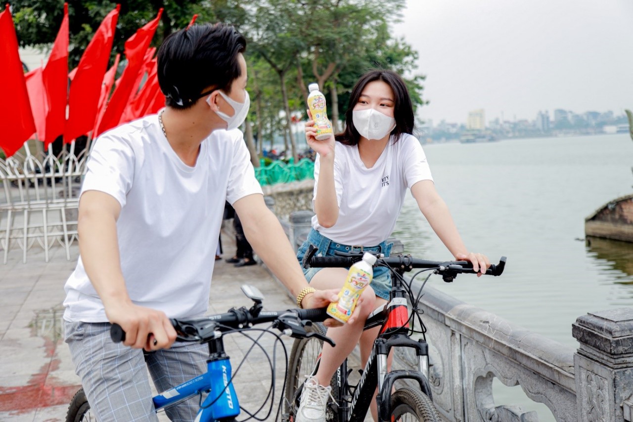 Sữa đậu nành Number 1 Soya Canxi được người tiêu dùng ngày càng yêu thích sau hơn nửa năm ra mắt. Sữa đậu nành Number 1 Soya Canxi được người tiêu dùng ngày càng yêu thích sau hơn nửa năm ra mắt.