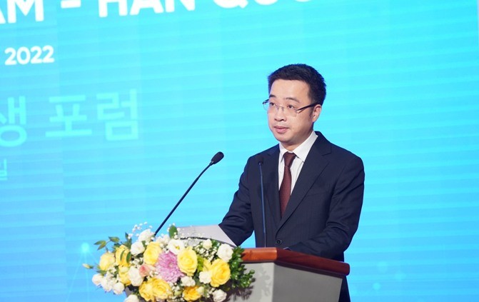 Nguyễn Tường Lâm, Bí thư BCH Trung ương Đoàn, Phó Chủ nhiệm Thường trực Ủy ban quốc gia về thanh niên Việt Nam phát biểu khai mạc Diễn đàn (Ảnh: Ngọc Thắng/Trung ương Hội Liên hiệp Thanh niên Việt Nam). Nguyễn Tường Lâm, Bí thư BCH Trung ương Đoàn, Phó Chủ nhiệm Thường trực Ủy ban quốc gia về thanh niên Việt Nam phát biểu khai mạc Diễn đàn (Ảnh: Ngọc Thắng/Trung ương Hội Liên hiệp Thanh niên Việt Nam).