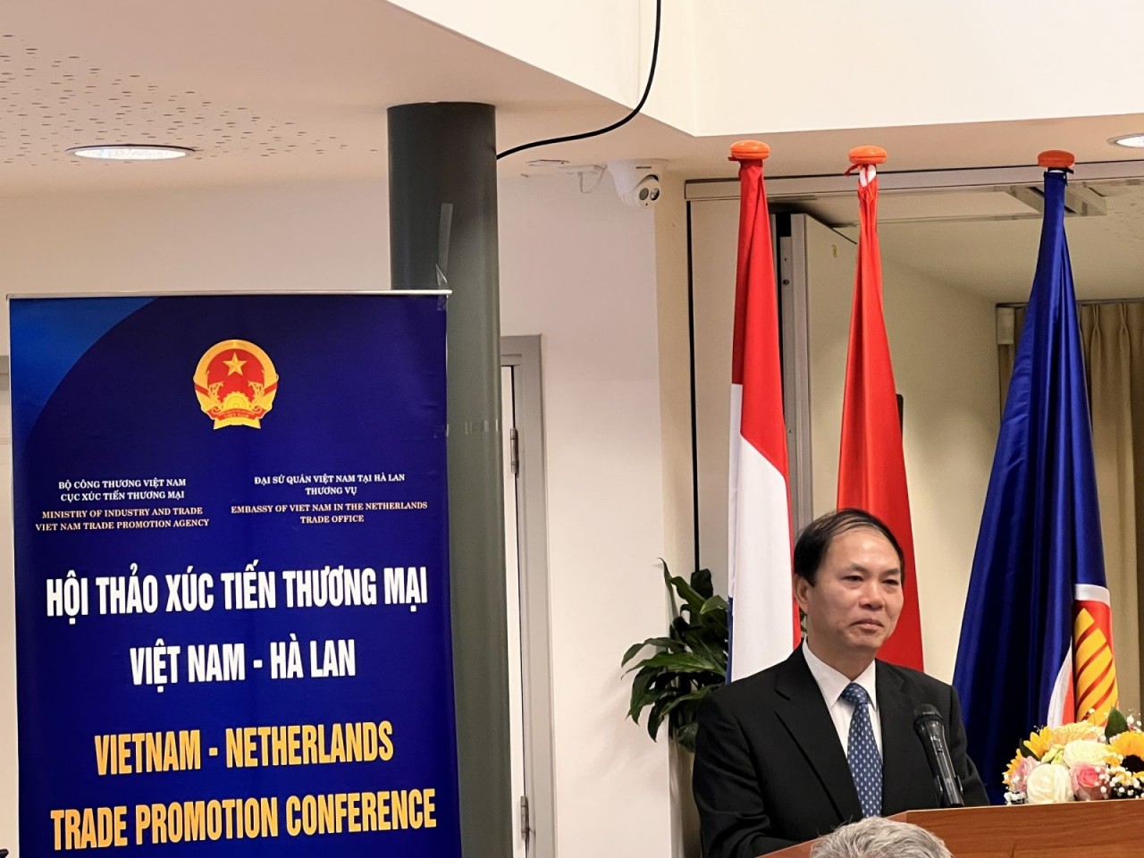 Đại sứ Phạm Việt Anh phát biểu tại hội thảo. Đại sứ Phạm Việt Anh phát biểu tại hội thảo.