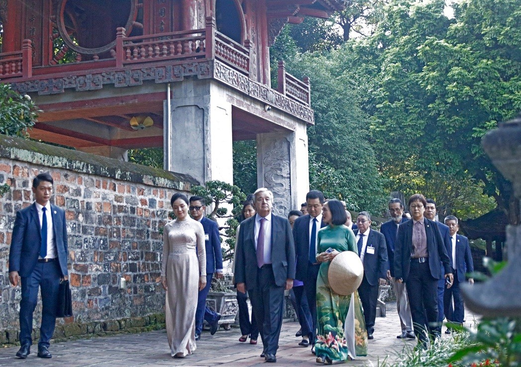 UN Secretary-General Leaves Hanoi, Concluding Visit to Vietnam UN Secretary-General Leaves Hanoi, Concluding Visit to Vietnam