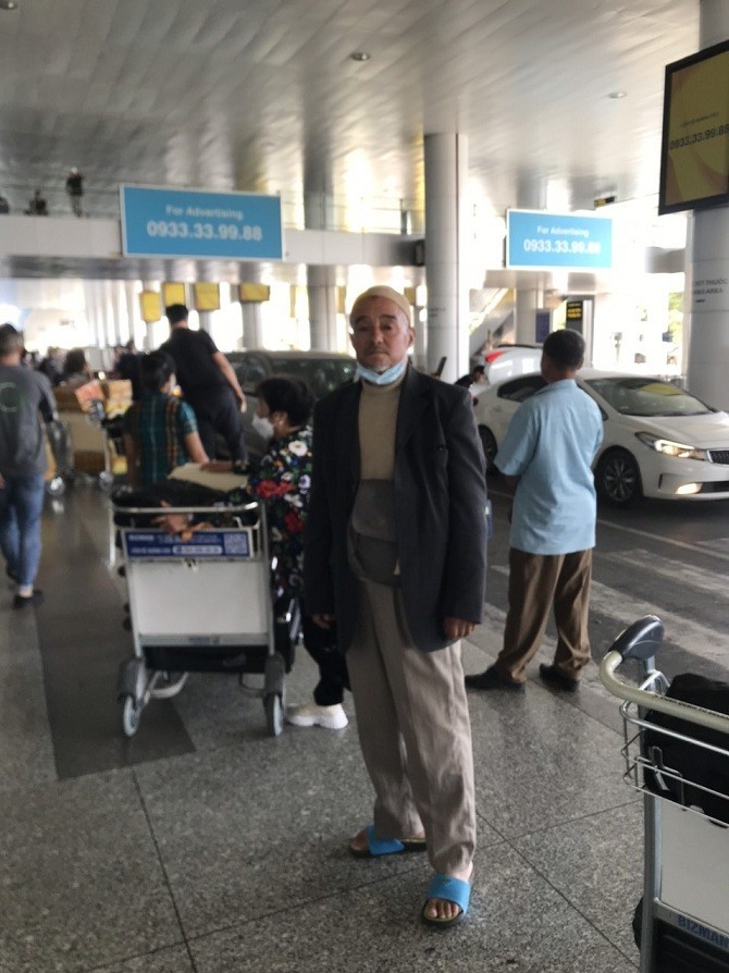 Ahmed arrived at the Noi Bai International Airport. Photo: baoquocte.vn Ahmed arrived at the Noi Bai International Airport. Photo: baoquocte.vn
