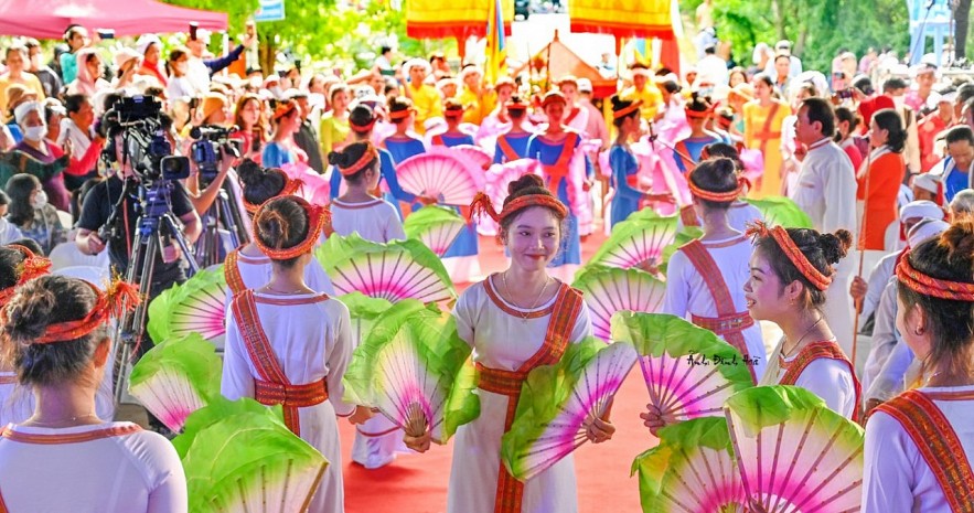 Cham people In Binh Thuan Province Celebrate Kate Festival Cham people In Binh Thuan Province Celebrate Kate Festival
