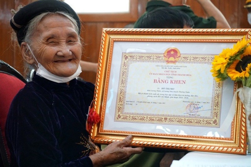 Tình nguyện xin ra khỏi danh sách hộ nghèo Tình nguyện xin ra khỏi danh sách hộ nghèo