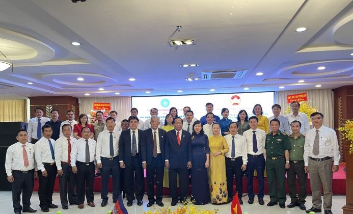 Bình Phước và ba tỉnh của Campuchia ký kết Bản ghi nhớ về công tác Mặt trận Bình Phước và ba tỉnh của Campuchia ký kết Bản ghi nhớ về công tác Mặt trận