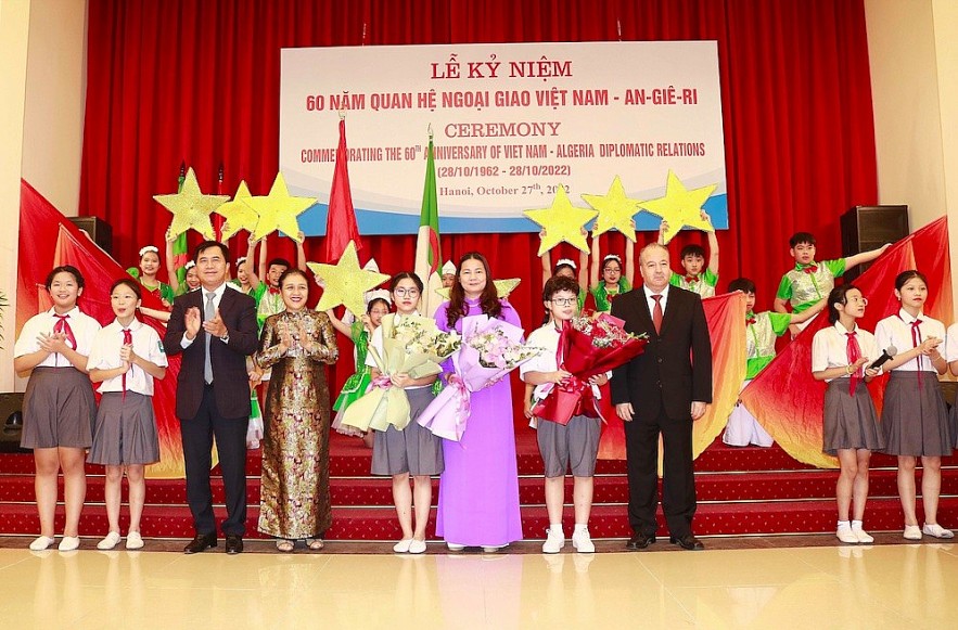 Vietnam and Algeria Beef Up Traditional Friendship Vietnam and Algeria Strengthen Ties