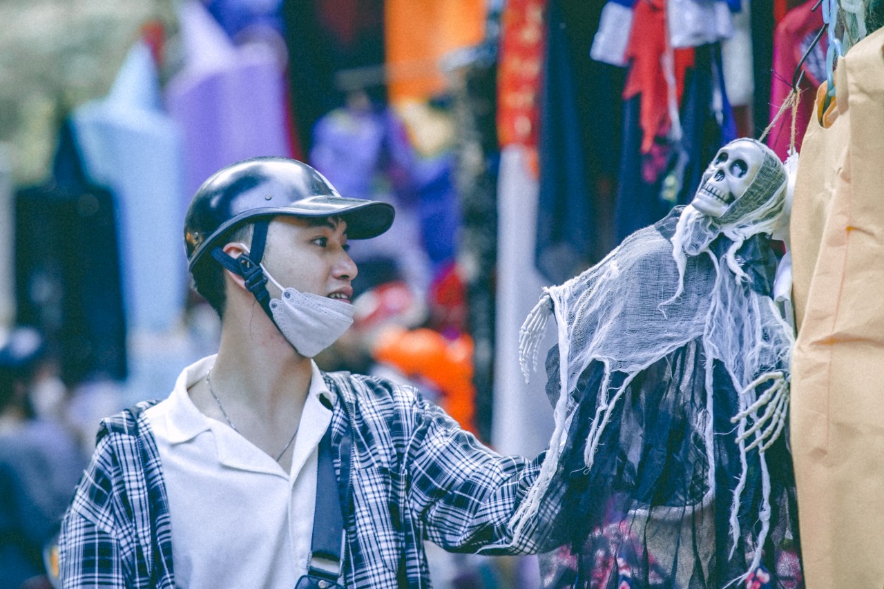 Phố Hàng Mã tưng bừng sắc màu trước ngày hội Halloween Phố Hàng Mã tưng bừng sắc màu trước ngày hội Halloween