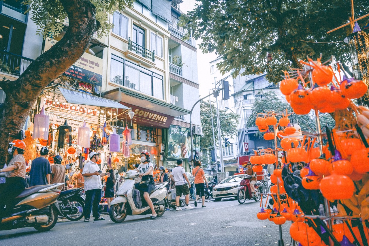Phố Hàng Mã tưng bừng sắc màu trước ngày hội Halloween Phố Hàng Mã tưng bừng sắc màu trước ngày hội Halloween