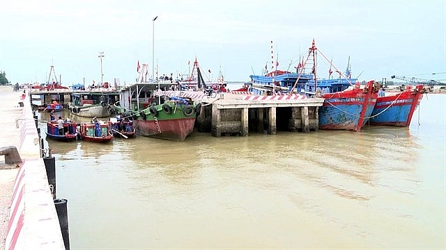 Ships take shelter in the central province of Nghe An. Photo: VNA Ships take shelter in the central province of Nghe An. Photo: VNA