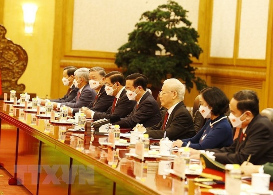 Vietnamese Party General Secretary Nguyen Phu Trong (third from right) during the talks. (Photo: VNA) Vietnamese Party General Secretary Nguyen Phu Trong (third from right) during the talks. (Photo: VNA)