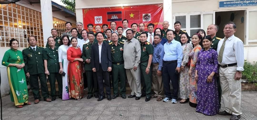 Hội hữu nghị Việt Nam - Campuchia tỉnh Phú Thọ vừa tổ chức chuyến đi thăm lại chiến trường xưa Hội hữu nghị Việt Nam - Campuchia tỉnh Phú Thọ vừa tổ chức chuyến đi thăm lại chiến trường xưa