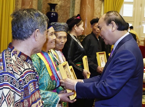 Phát huy vai trò của người có uy tín trong đồng bào dân tộc thiểu số | Chính trị | Vietnam+ (VietnamPlus) Phát huy vai trò của người có uy tín trong đồng bào dân tộc thiểu số | Chính trị | Vietnam+ (VietnamPlus)