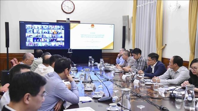 Triển khai Ngoại giao số của Việt Nam: Những vấn đề đặt ra và khuyến nghị Triển khai Ngoại giao số của Việt Nam: Những vấn đề đặt ra và khuyến nghị