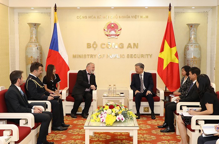 Vietnam, Czech Republic Boost Cooperation in Fighting Crimes Vietnam, Czech Republic Boost Cooperation in Fighting Crimes