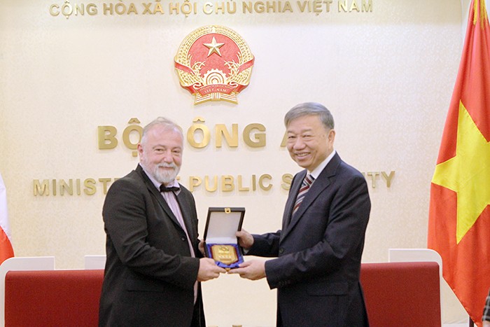 Vietnam, Czech Republic Boost Cooperation in Fighting Crimes Vietnam, Czech Republic Boost Cooperation in Fighting Crimes