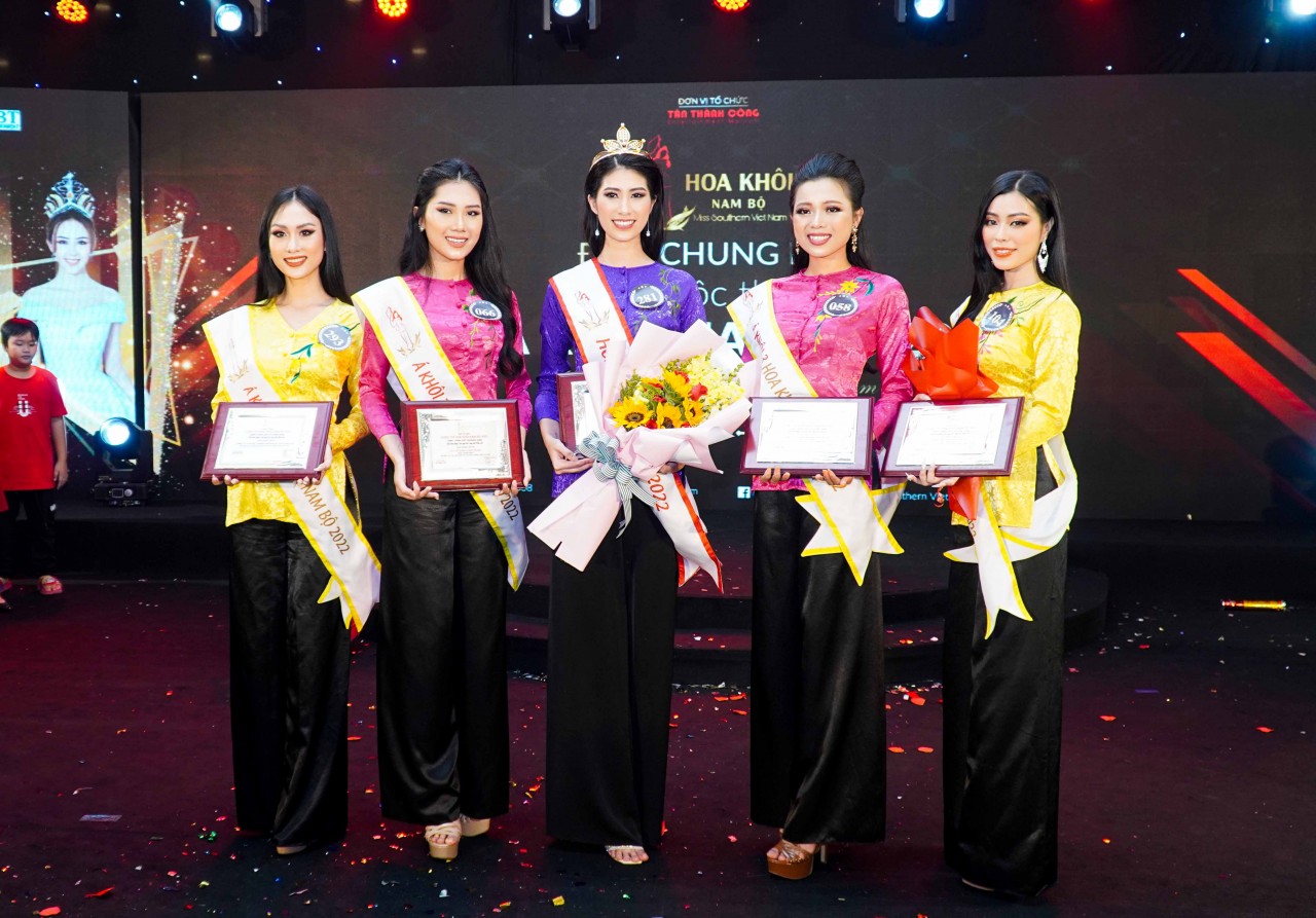 Người đẹp Trà Vinh cao 1,8m đăng quang Hoa khôi Nam bộ 2022 Người đẹp Trà Vinh cao 1,8m đăng quang Hoa khôi Nam bộ 2022