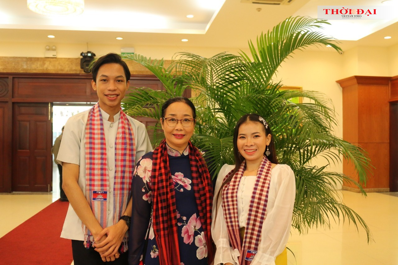 Lưu học sinh Campuchia có một gia đình ở Việt Nam Lưu học sinh Campuchia có một gia đình ở Việt Nam