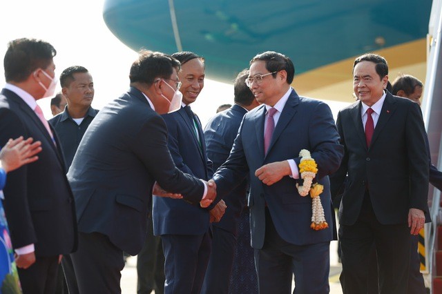 Thủ tướng Phạm Minh Chính tới Thủ đô Phnom Penh, bắt đầu chuyến thăm chính thức Campuchia Thủ tướng Phạm Minh Chính tới Thủ đô Phnom Penh, bắt đầu chuyến thăm chính thức Campuchia