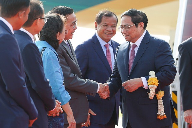 Thủ tướng Phạm Minh Chính tới Thủ đô Phnom Penh, bắt đầu chuyến thăm chính thức Campuchia Thủ tướng Phạm Minh Chính tới Thủ đô Phnom Penh, bắt đầu chuyến thăm chính thức Campuchia