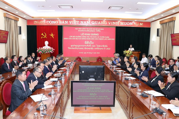 Khai giảng 02 lớp bồi dưỡng cho cán bộ lãnh đạo, quản lý của Lào Khai giảng 02 lớp bồi dưỡng cho cán bộ lãnh đạo, quản lý của Lào