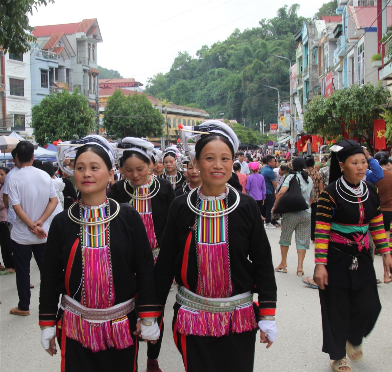 Sắc màu chợ phiên Bảo Lạc Sắc màu chợ phiên Bảo Lạc