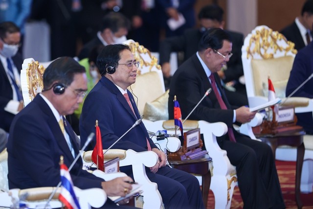 Vì một ASEAN tự cường, mạnh mẽ, phát triển bền vững, bao trùm Vì một ASEAN tự cường, mạnh mẽ, phát triển bền vững, bao trùm