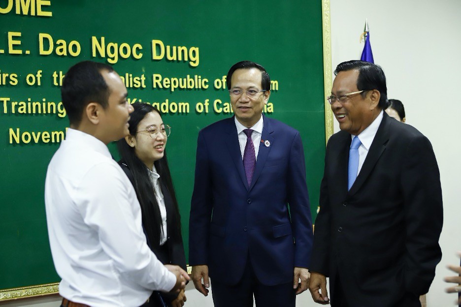 Việt Nam - Campuchia thúc đẩy triển khai nhanh thoả thuận hợp tác về lao động Việt Nam - Campuchia thúc đẩy triển khai nhanh thoả thuận hợp tác về lao động
