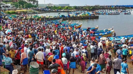 Ấn Độ sẽ thay thế Trung Quốc để trở thành quốc gia đông dân nhất thế giới vào năm Ấn Độ sẽ thay thế Trung Quốc để trở thành quốc gia đông dân nhất thế giới vào năm