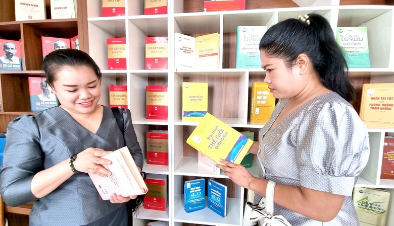 Bài 1: Giá trị tư tưởng và công tác cán bộ Bài 1: Giá trị tư tưởng và công tác cán bộ