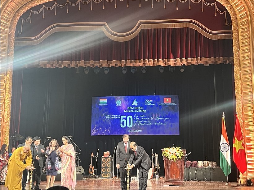 An Unique Musical Night Celebrating 50 Years Anniversary of Vietnam - India Relationship An Unique Musical Night Celebrating 50 Years Anniversary of Vietnam - India Relationship